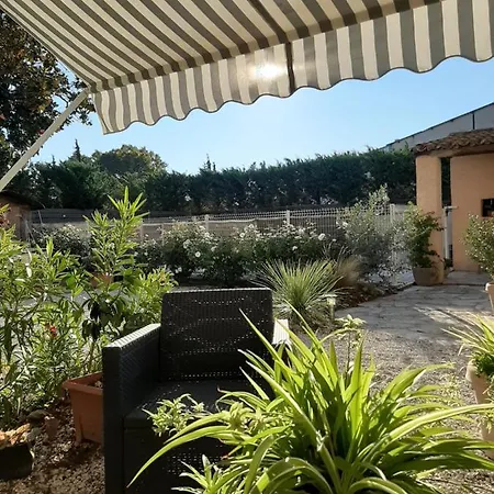 Le Mas D'Hubert L'Isle-sur-la-Sorgue Exterior photo